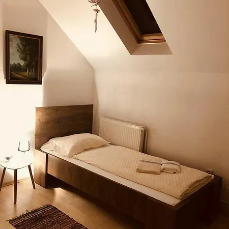 Yellow Fortress Apartment *